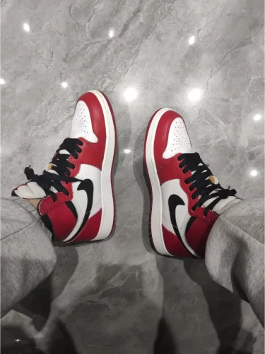 Air Jordan 1 Retro High OG 'Chicago' 2015 photo review