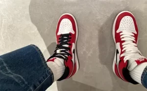 Air Jordan 1 Retro High OG 'Chicago' 2015 photo review