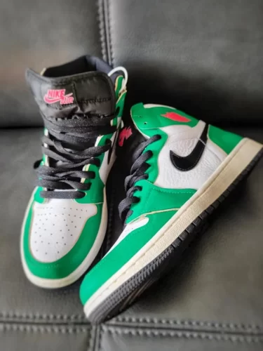 Wmns Air Jordan 1 Retro High OG 'Lucky Green' photo review