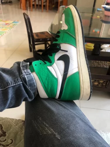 Wmns Air Jordan 1 Retro High OG 'Lucky Green' photo review