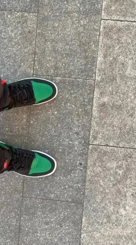 Air Jordan 1 Retro High OG 'Pine Green 2.0' photo review