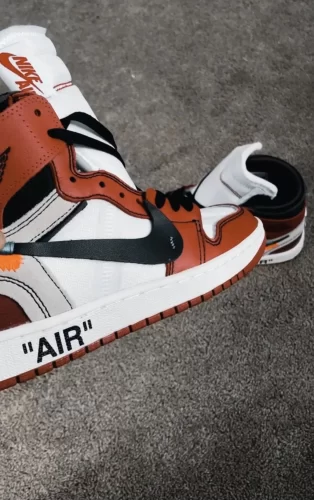 Off-White x Air Jordan 1 Retro High OG 'Chicago' photo review