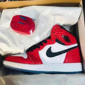 Air Jordan 1 Retro High OG 'Origin Story' photo review