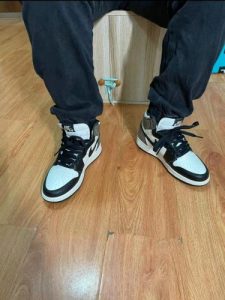 Air Jordan 1 Retro High OG 'Dark Mocha' photo review