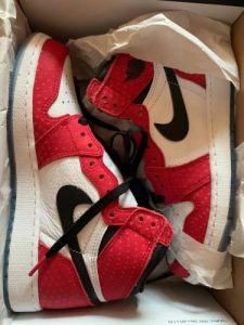 Air Jordan 1 Retro High OG 'Origin Story' photo review