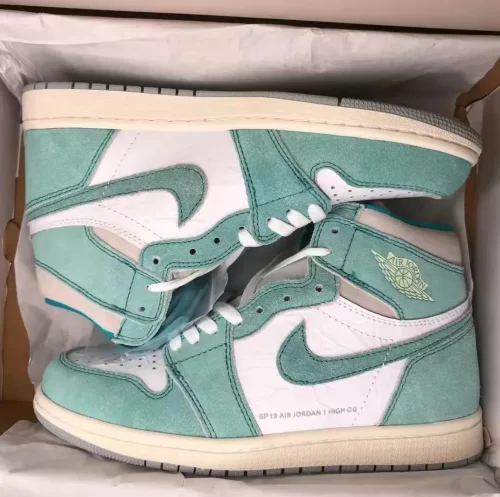 Air Jordan 1 Retro High OG 'Turbo Green' photo review