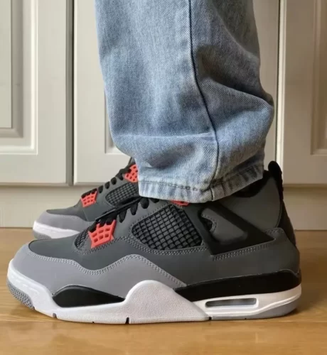 Air Jordan 4 Retro 'Infrared' photo review