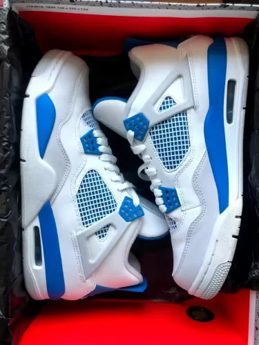 Air Jordan 4 Retro 'Motorsports' photo review