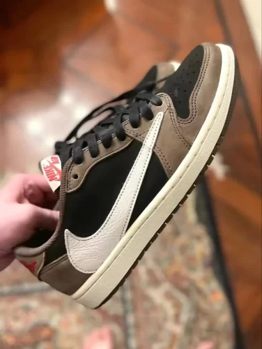 Travis Scott x Air Jordan 1 Low 'Mocha' photo review