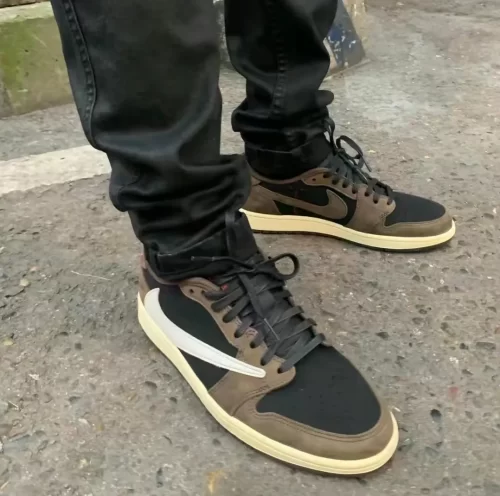 Travis Scott x Air Jordan 1 Low 'Mocha' photo review