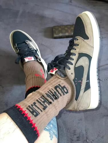 Travis Scott x Air Jordan 1 Low 'Mocha' photo review