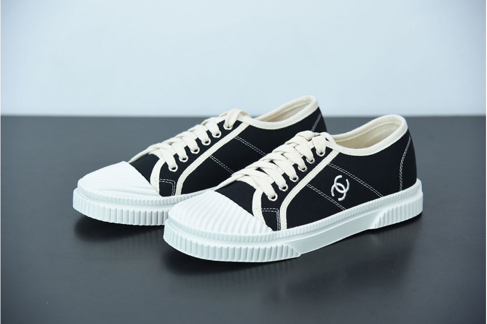 Chanel canvas shoe Black