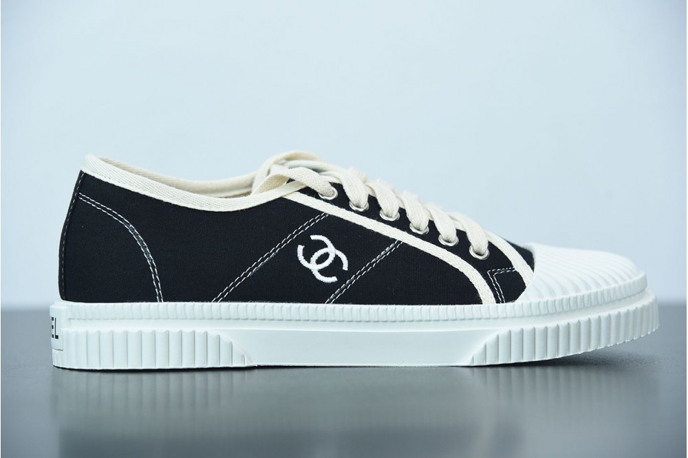 Chanel canvas shoe Black