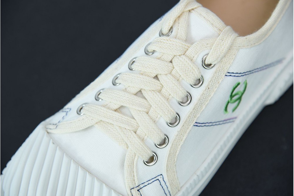 Chanel canvas shoe White