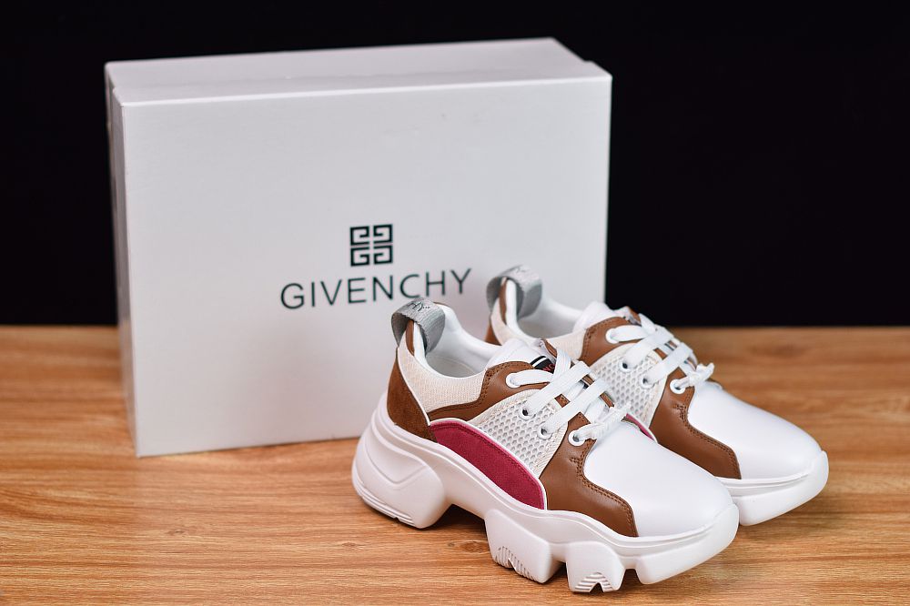 GIVENCHY Panelled Leather Jaw Sneaker 35-40