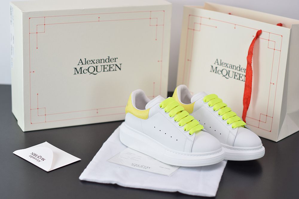 L00N4 Alexander McQueen 2020