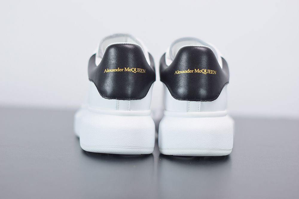 G00G6 Alexander McQueen