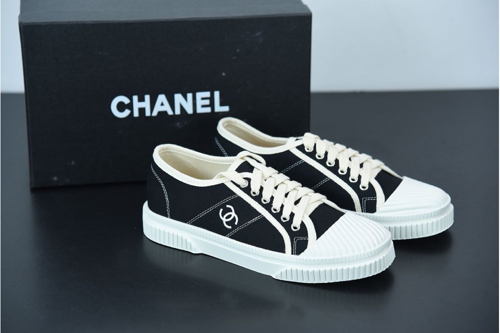 Chanel canvas shoe Black