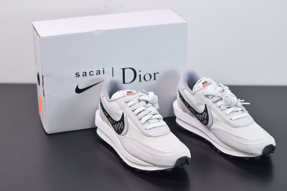 Q06J4 Nike x Sacai x Dior