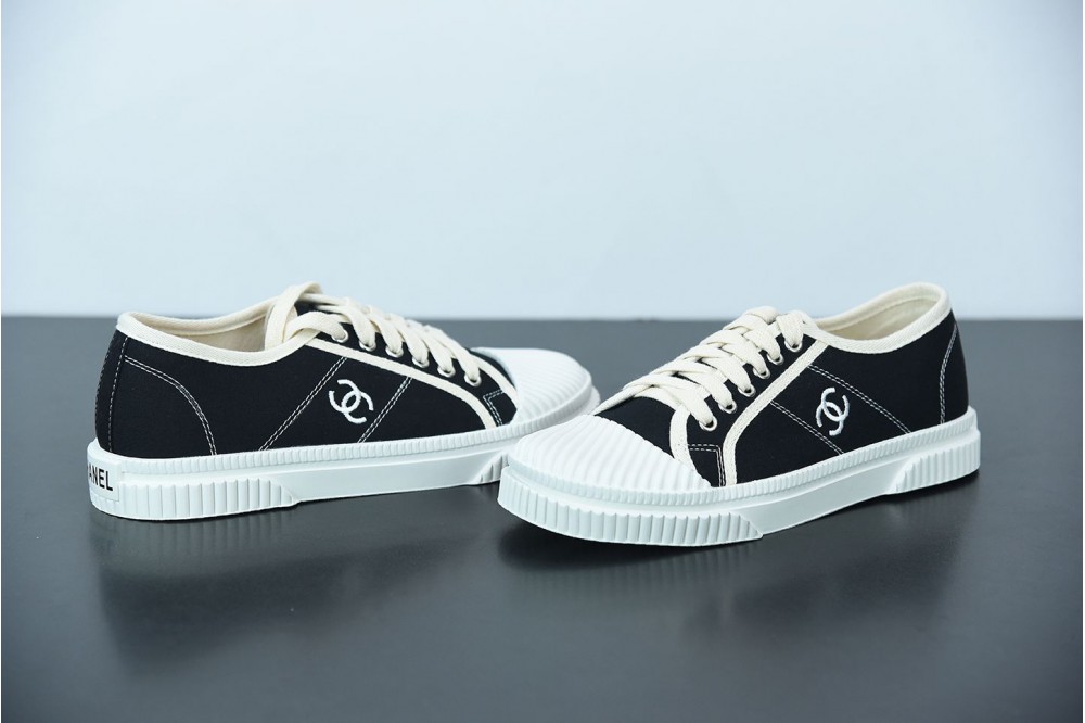 Chanel canvas shoe Black