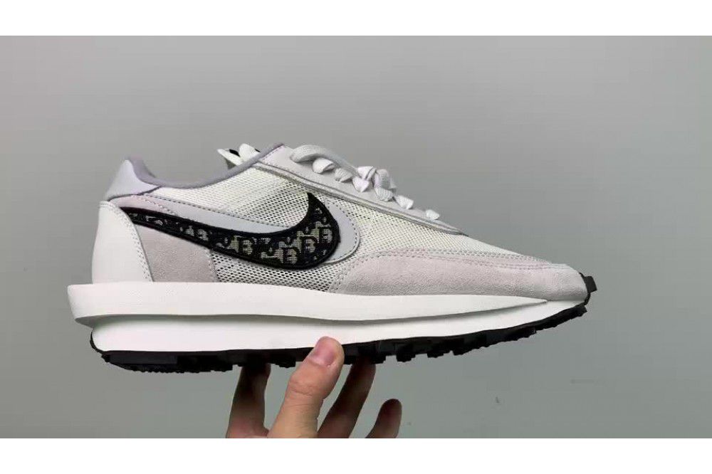 Q06J4 Nike x Sacai x Dior