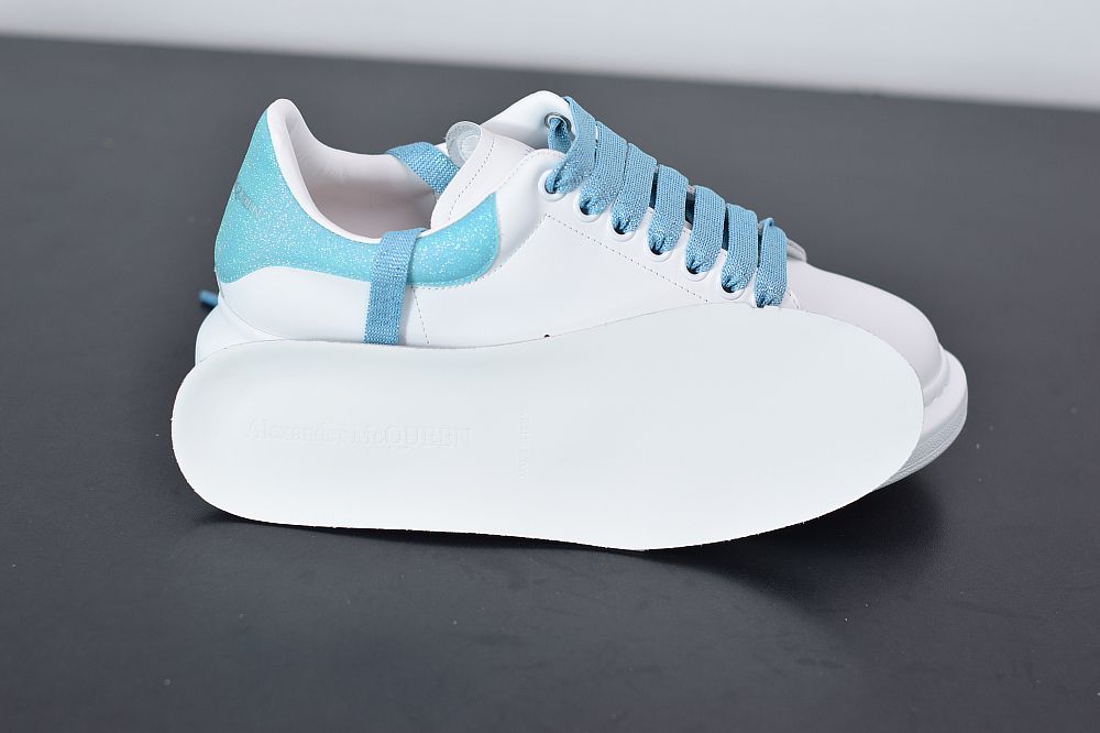 B07B5 Alexander McQueen sole sneakers