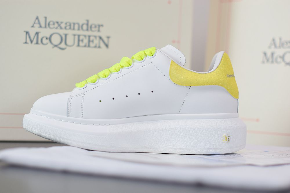 L00N4 Alexander McQueen 2020