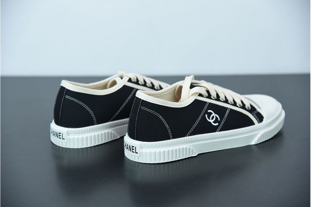 Chanel canvas shoe Black